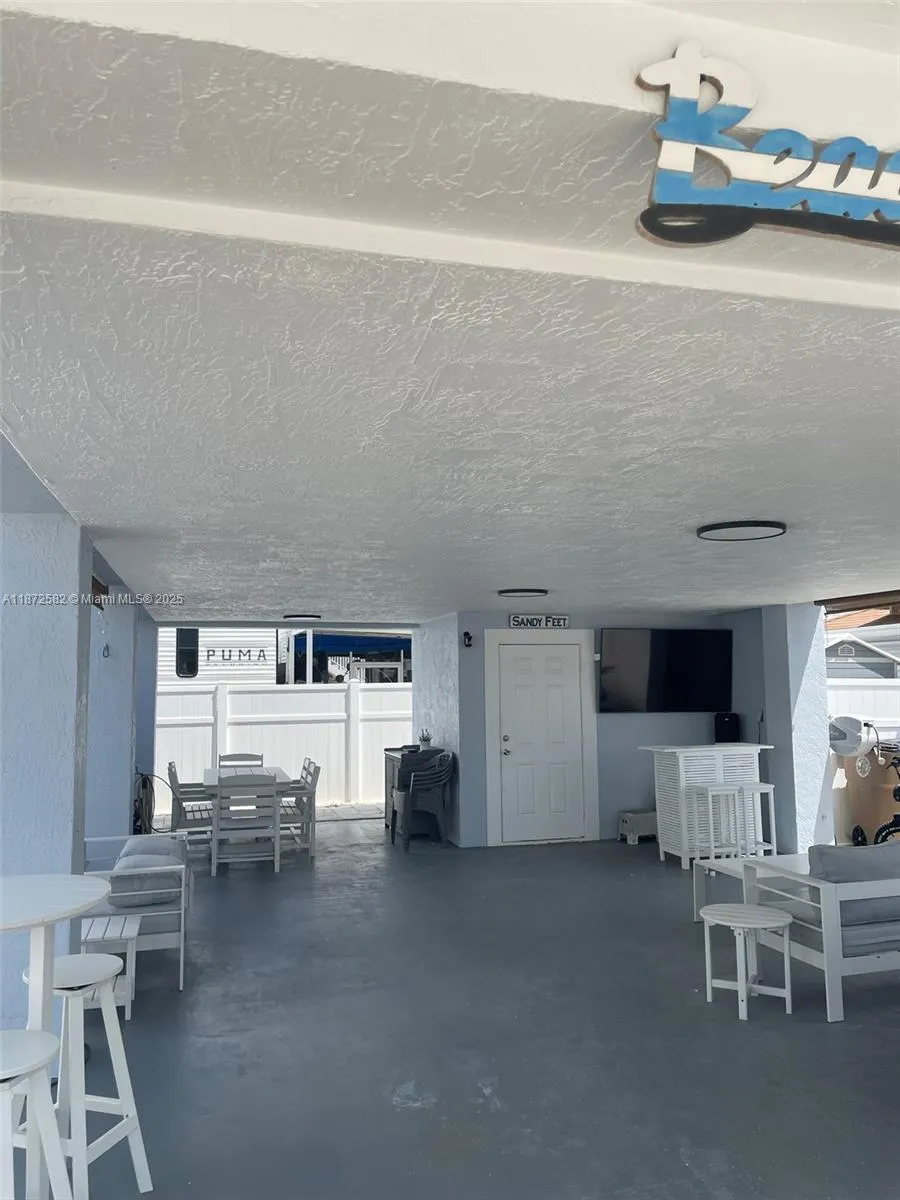 325 Calusa St, #320