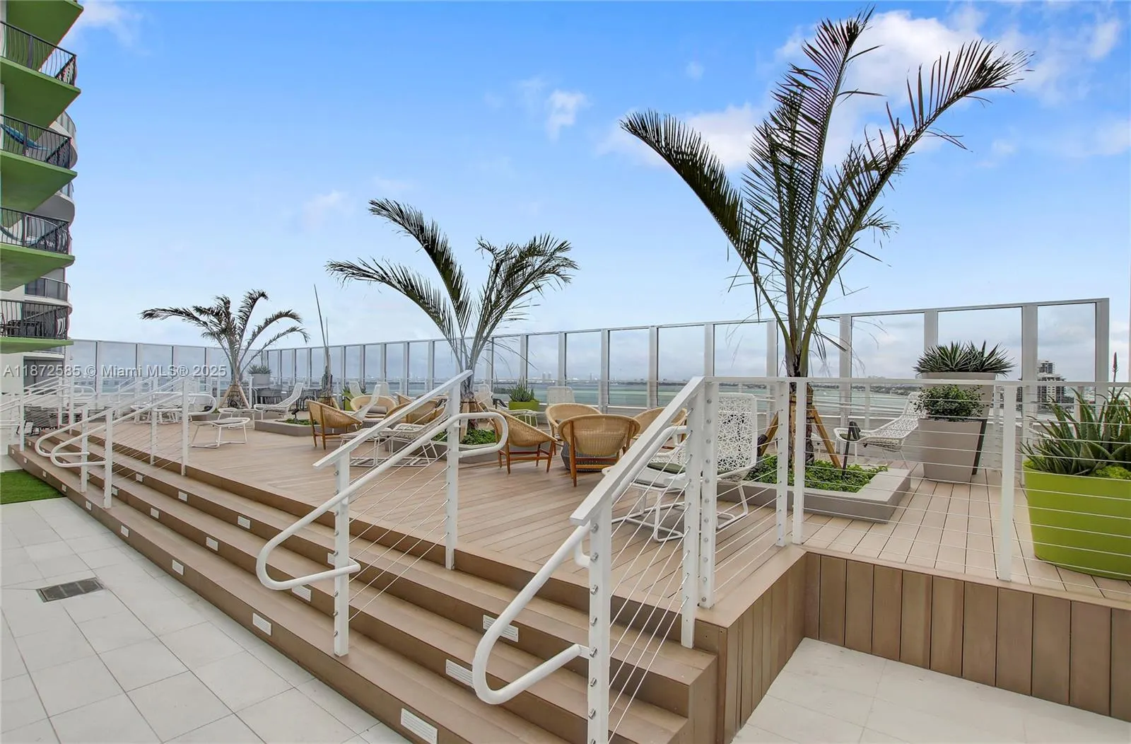 1756 N Bayshore Dr, #34L