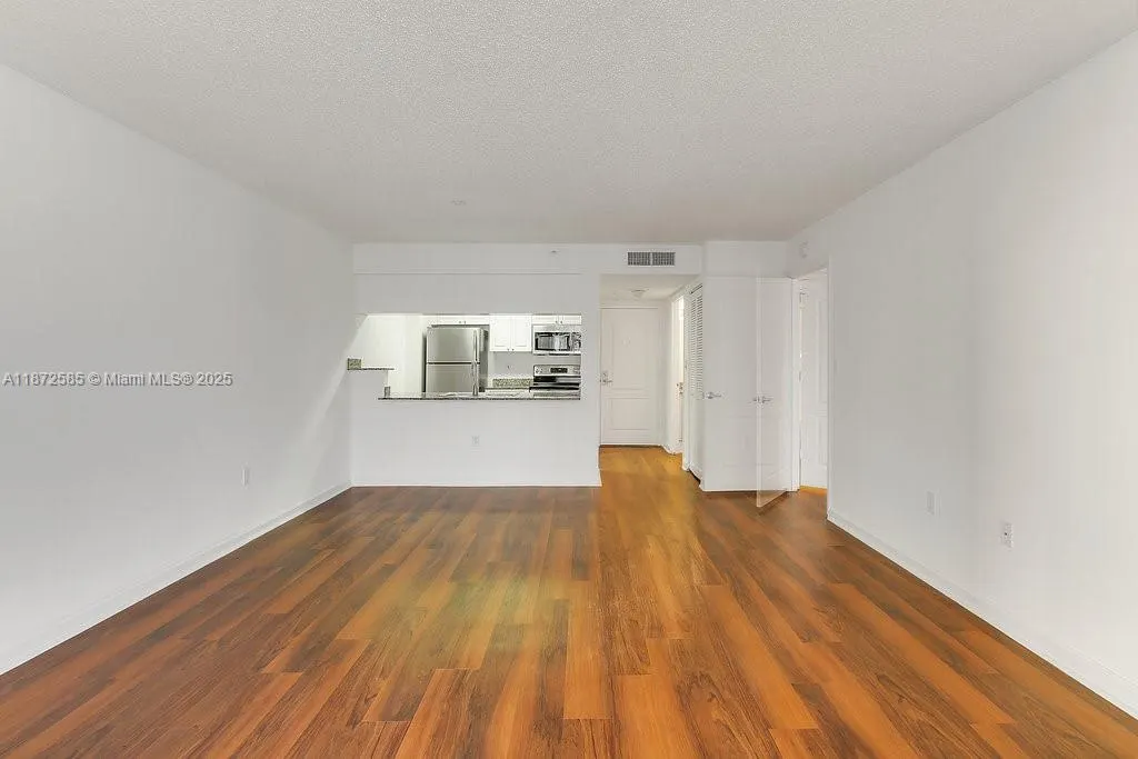 1756 N Bayshore Dr, #34L