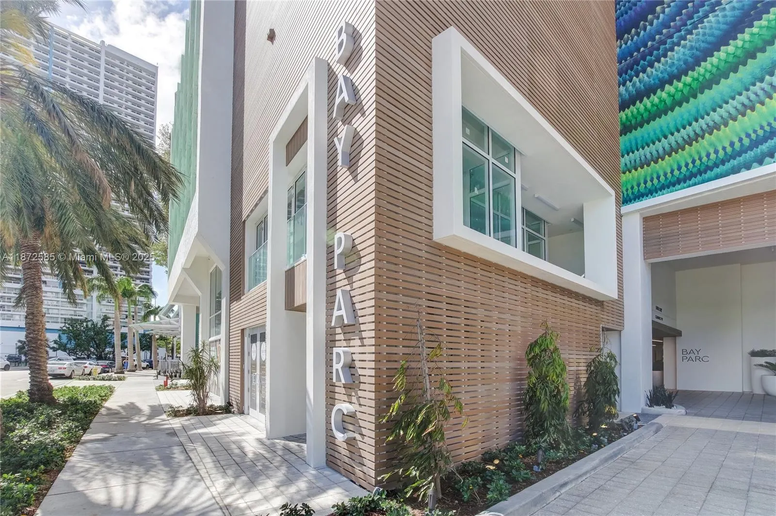 1756 N Bayshore Dr, #34L