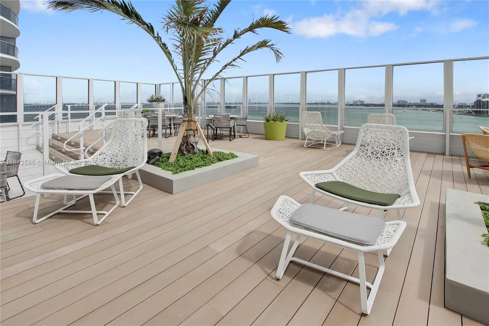 1756 N Bayshore Dr, #34L
