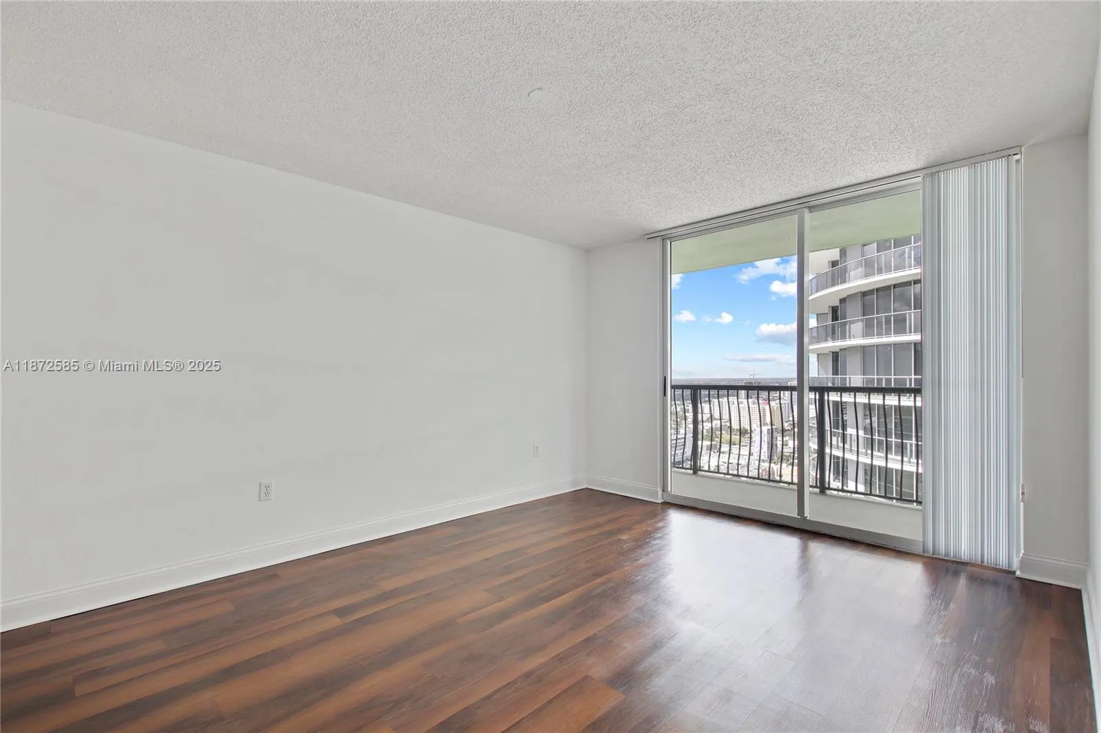 1756 N Bayshore Dr, #34L