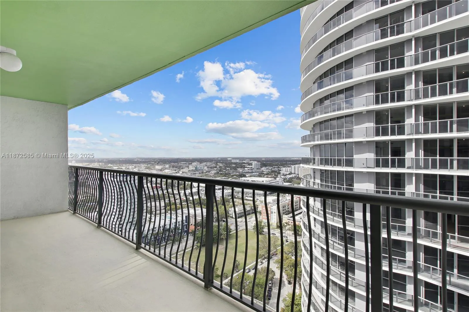 1756 N Bayshore Dr, #34L