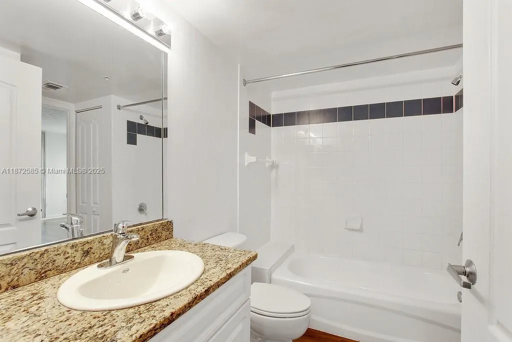1756 N Bayshore Dr, #34L