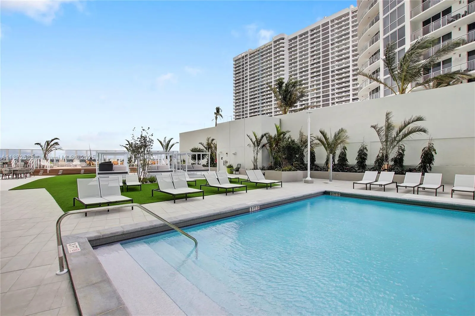 1756 N Bayshore Dr, #34L