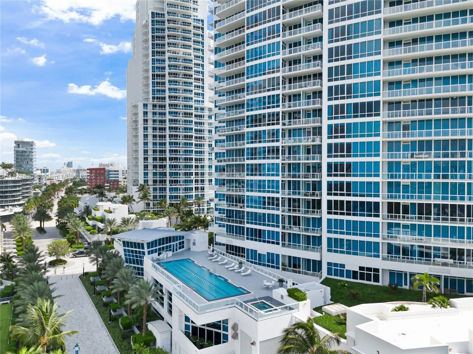 100 S Pointe Dr, #1102/03