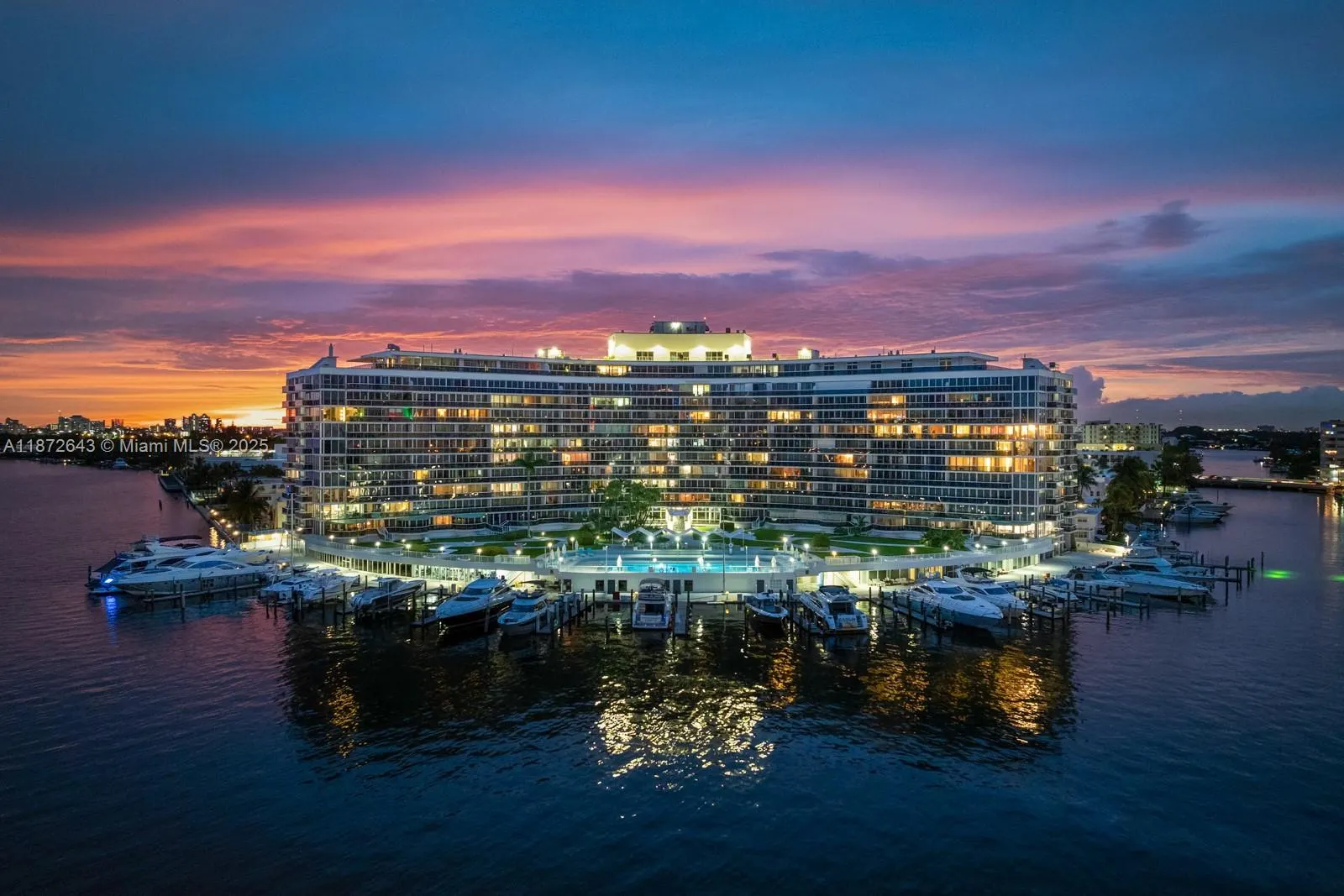 900 Bay Dr, #702/704