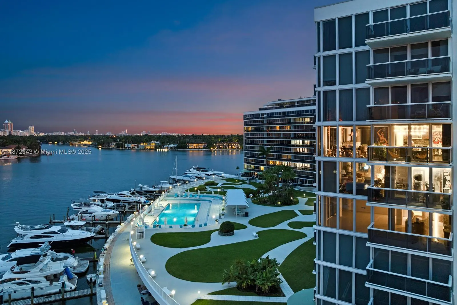 900 Bay Dr, #702/704