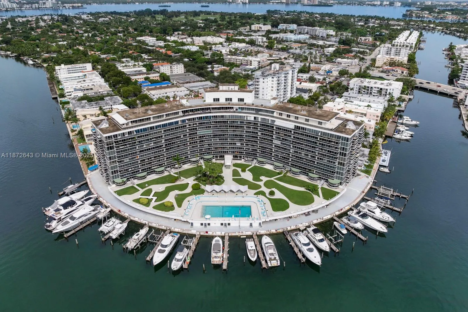 900 Bay Dr, #702/704