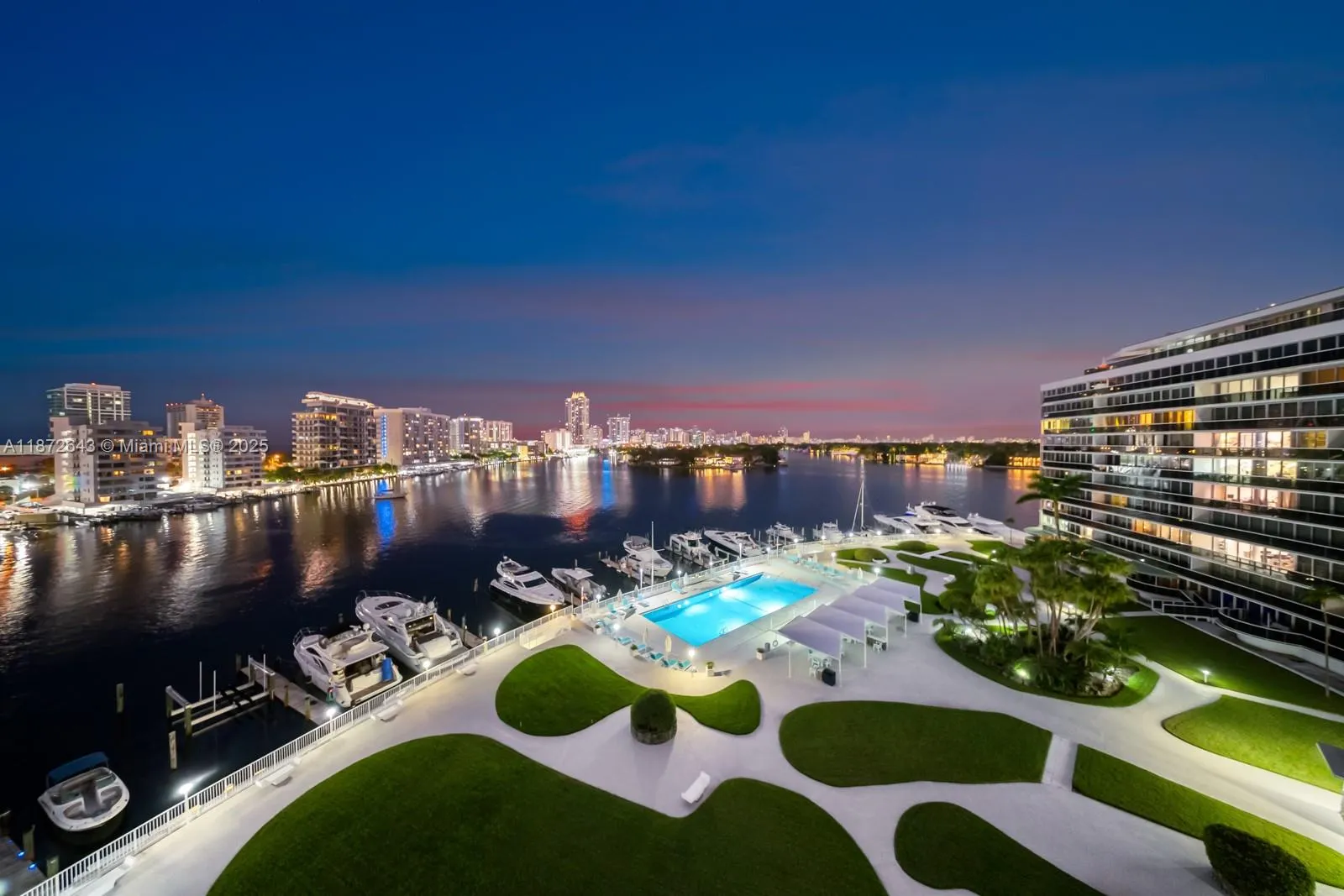 900 Bay Dr, #702/704