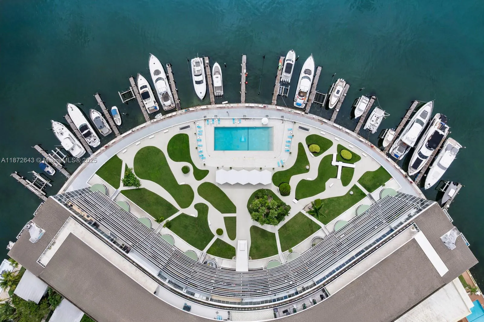 900 Bay Dr, #702/704