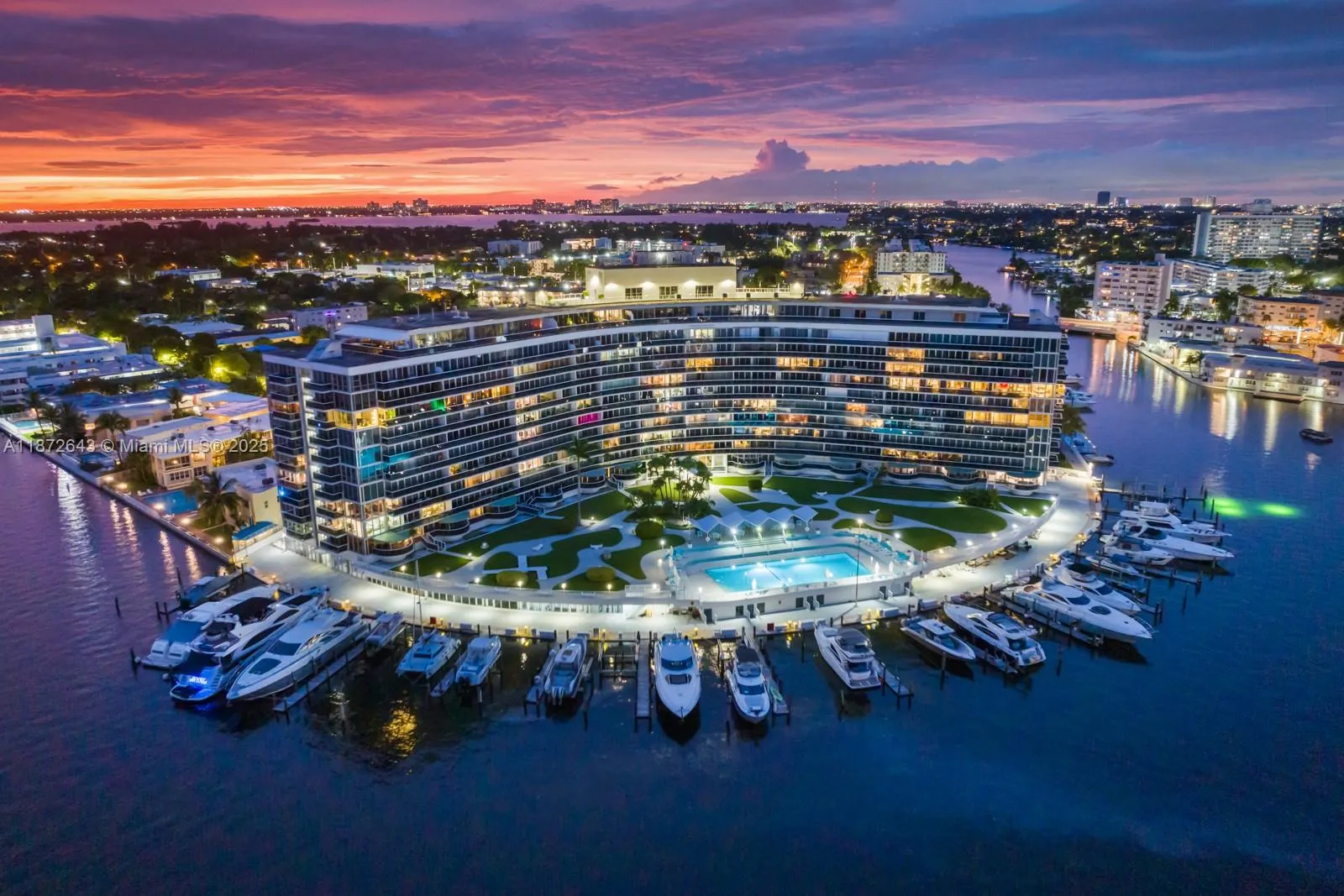 900 Bay Dr, #702/704