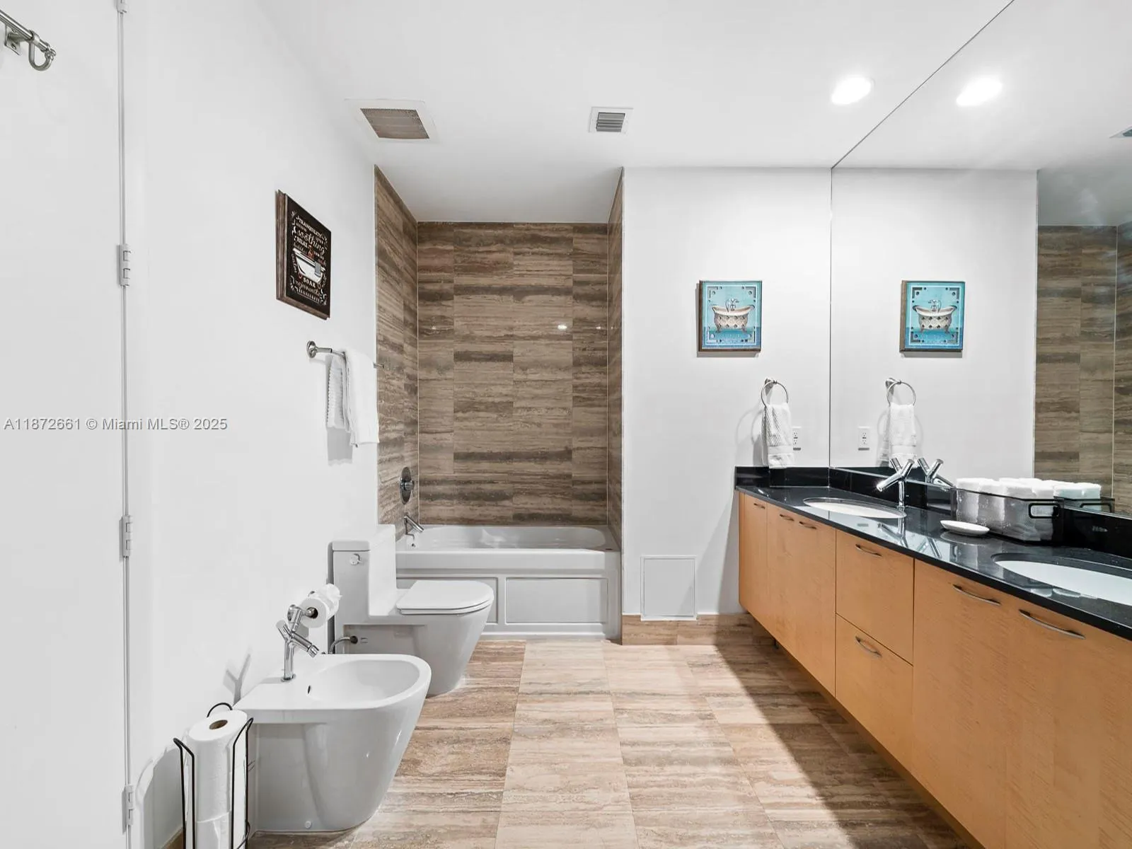 15901 Collins Ave, #405