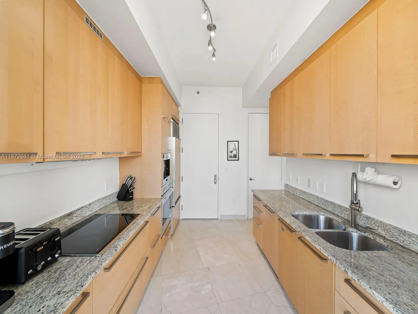 15901 Collins Ave, #405