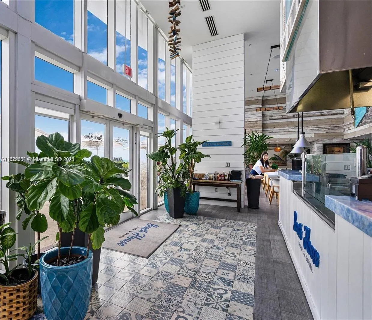 15901 Collins Ave, #405