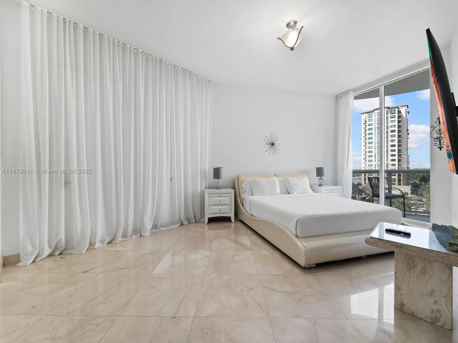 15901 Collins Ave, #405