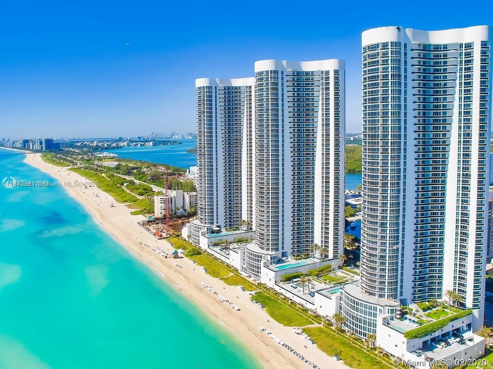 15901 Collins Ave, #405