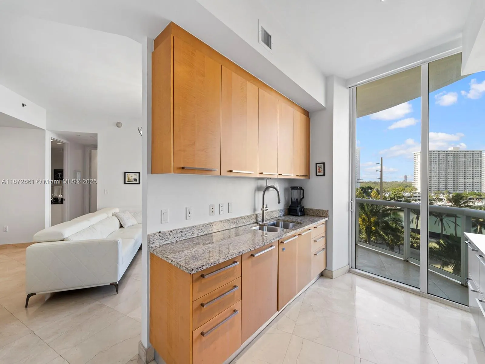 15901 Collins Ave, #405