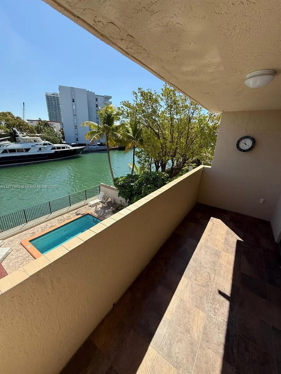 7125 Bay Dr, #308
