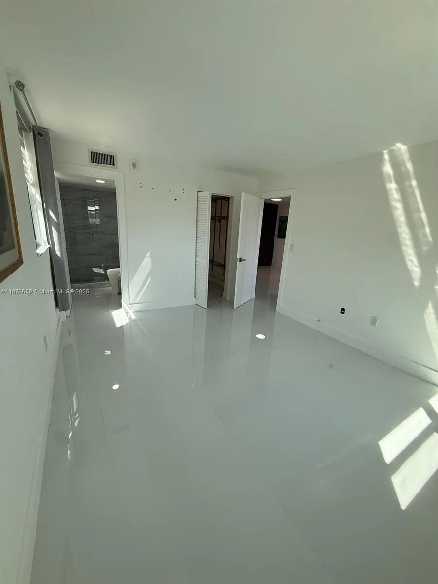7125 Bay Dr, #308