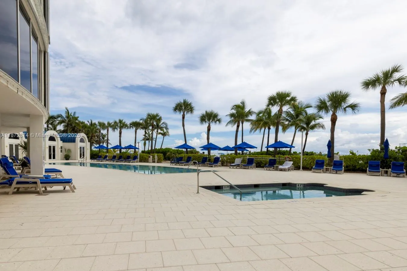 18671 Collins Ave, #604