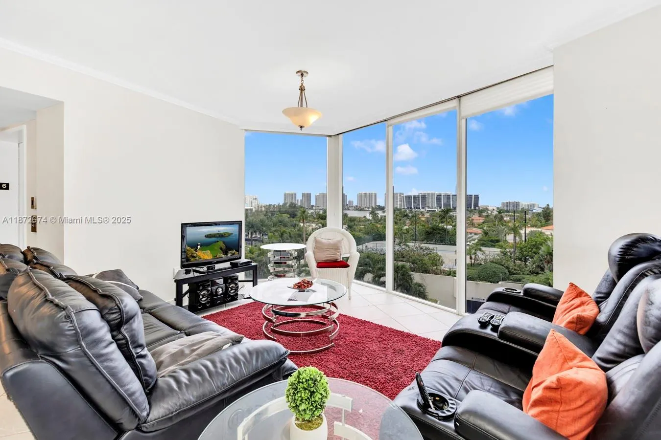 18671 Collins Ave, #604