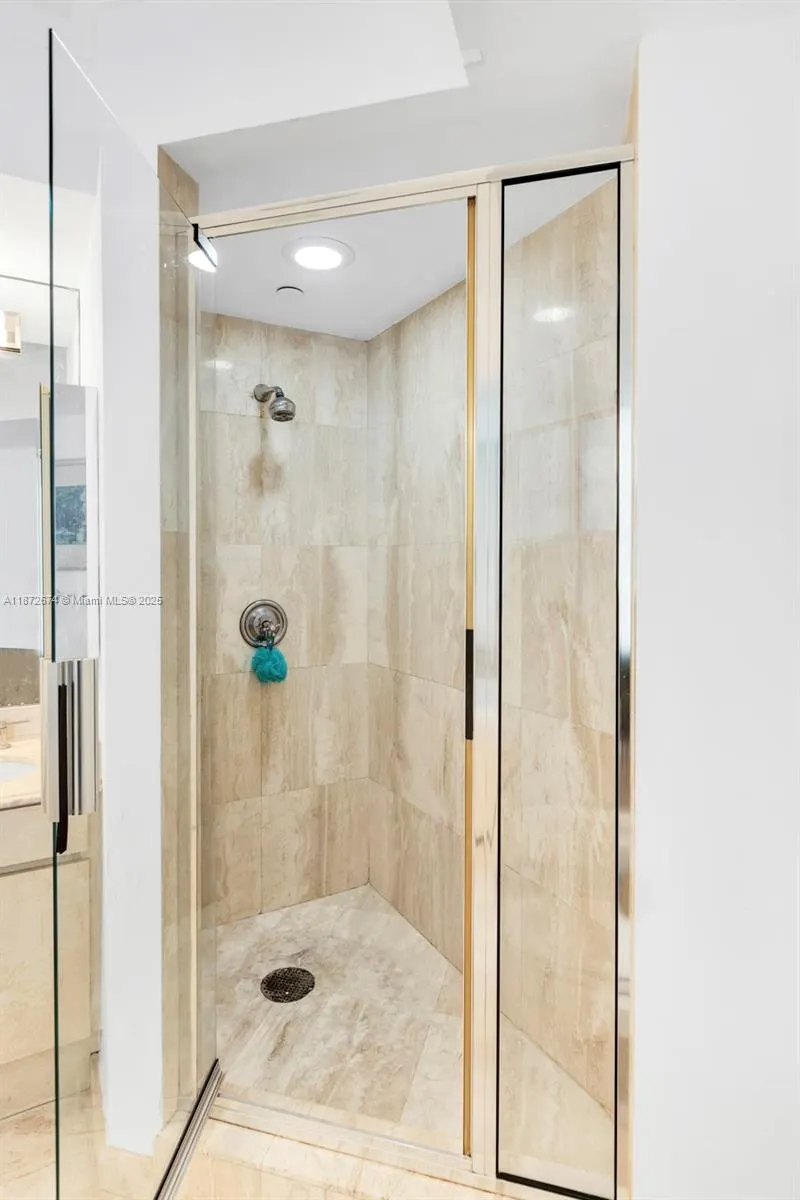 18671 Collins Ave, #604