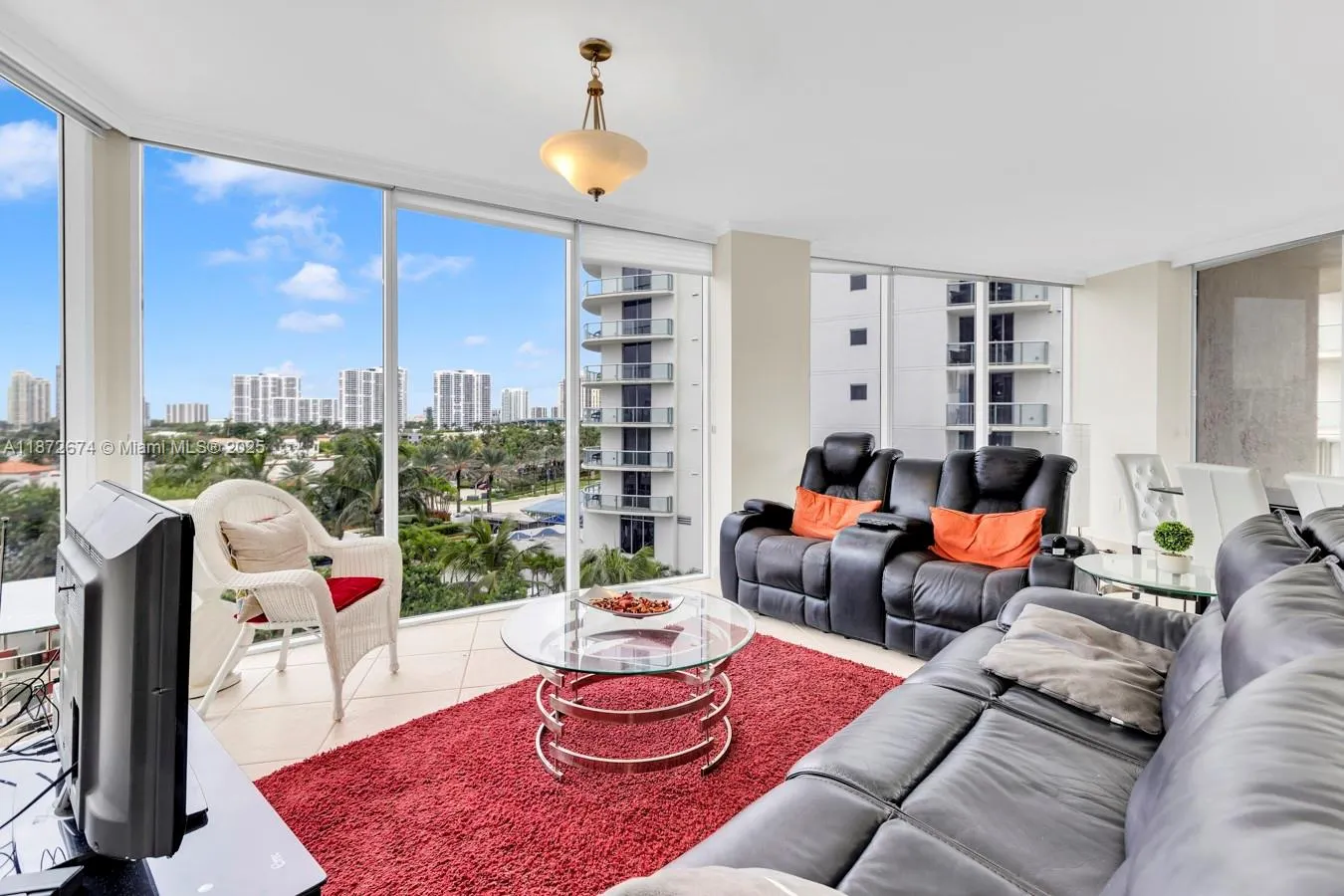 18671 Collins Ave, #604