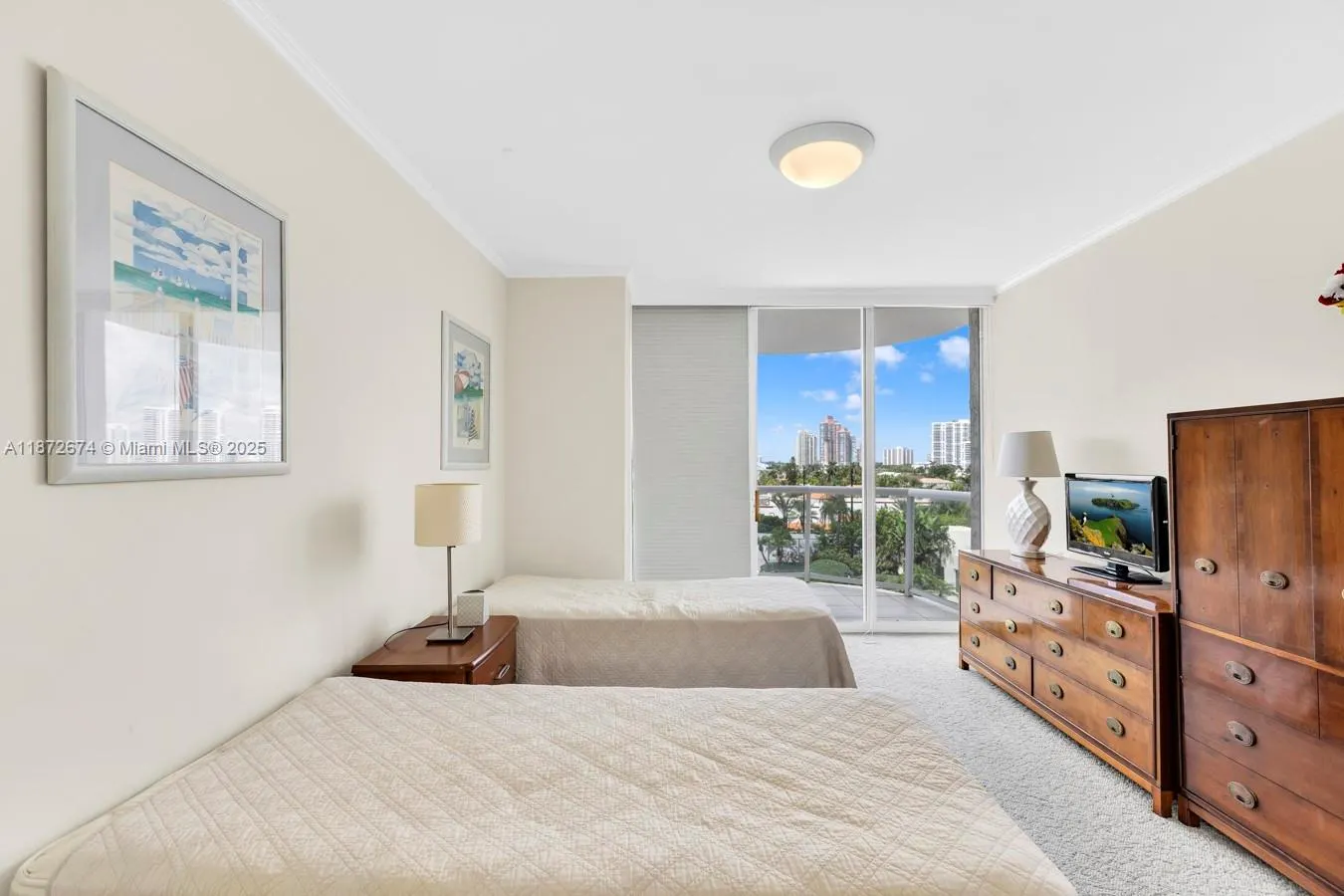 18671 Collins Ave, #604