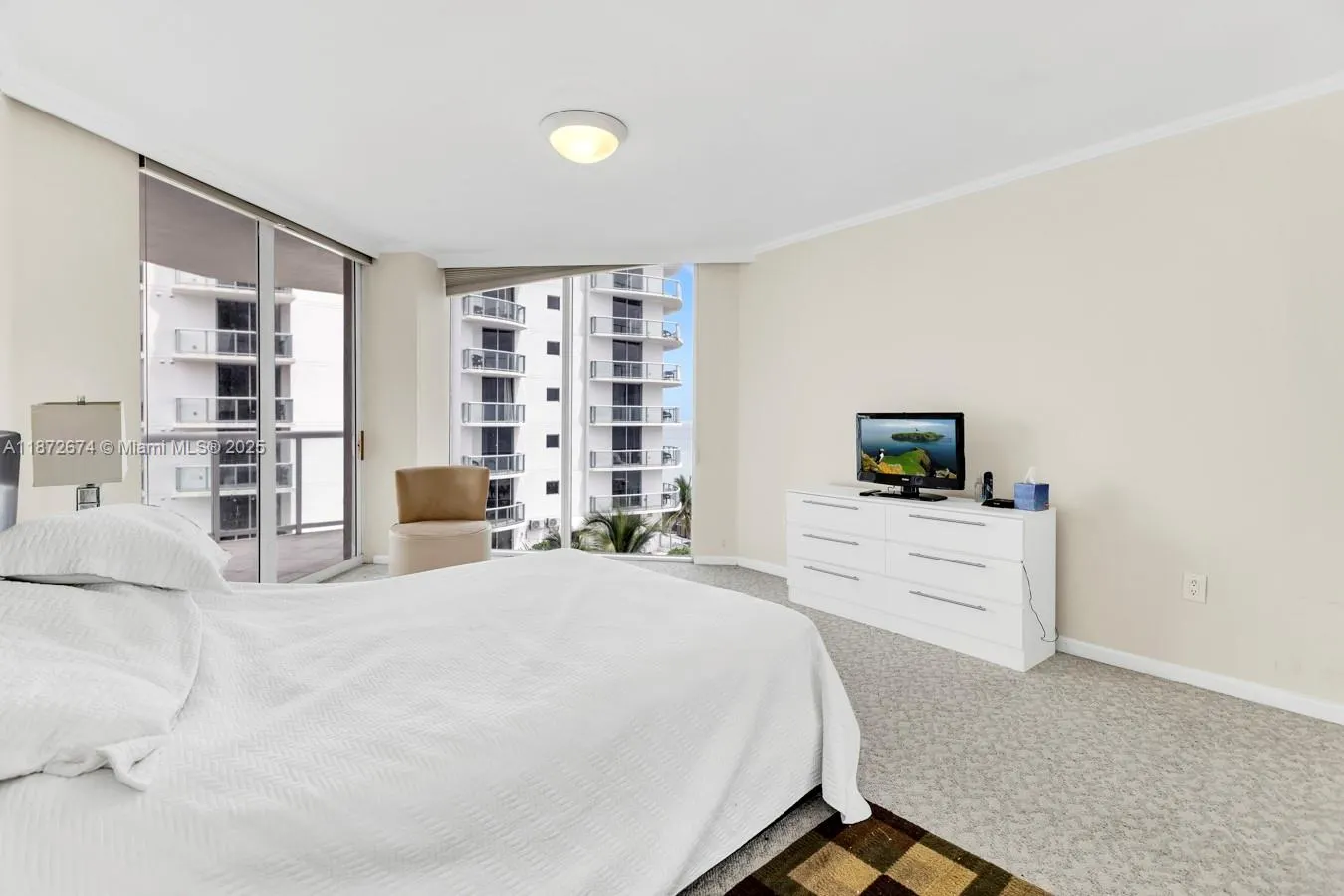 18671 Collins Ave, #604