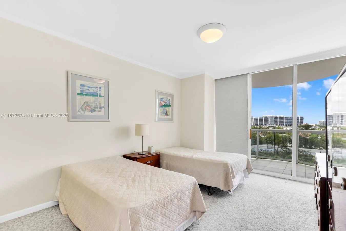 18671 Collins Ave, #604