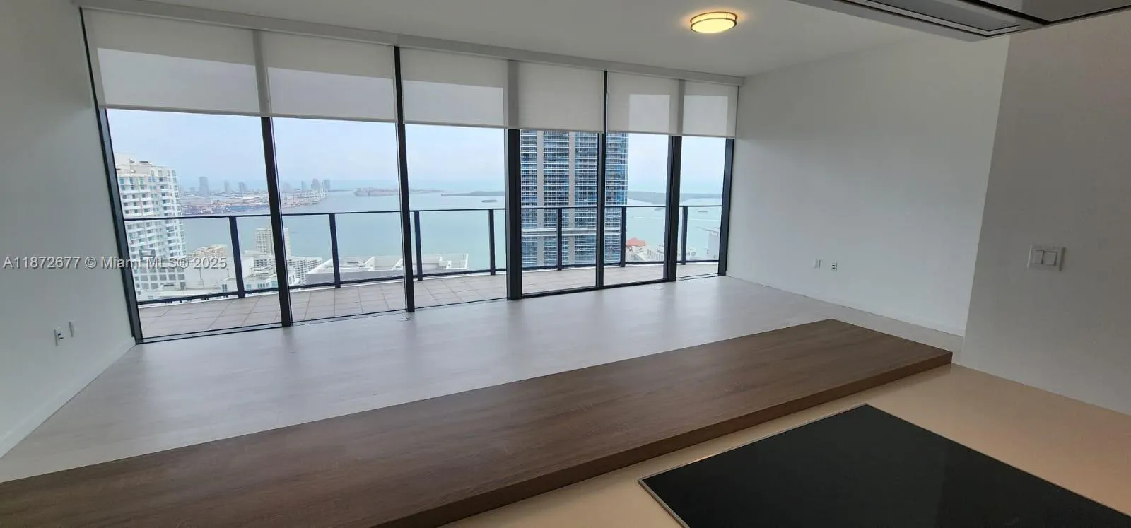 1000 Brickell Plz, #PH5705