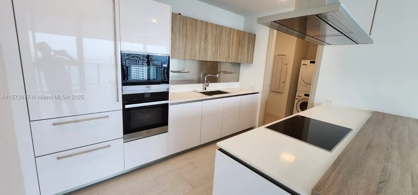 1000 Brickell Plz, #PH5705