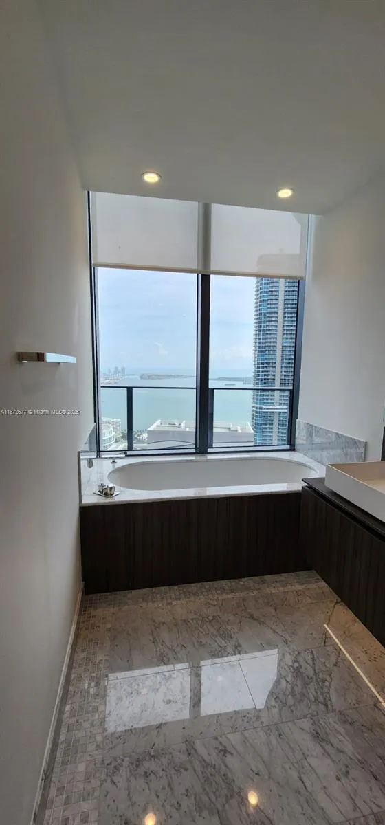 1000 Brickell Plz, #PH5705