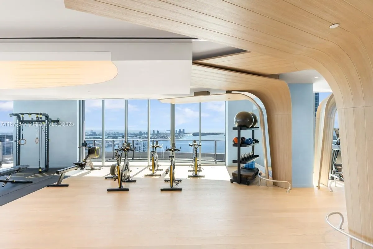 1000 Brickell Plz, #PH5705