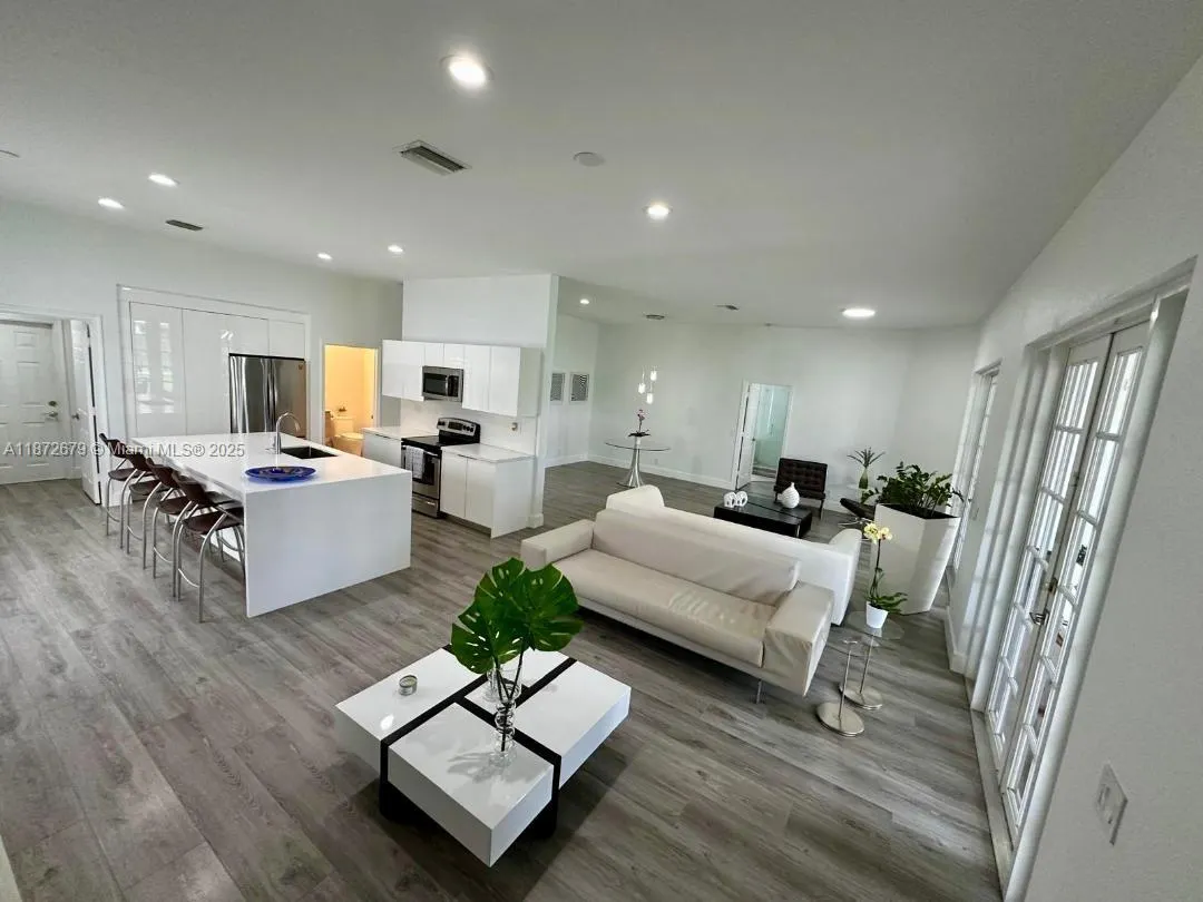 3725 Condor Ct