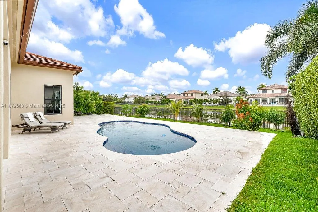 2952 NW 84th Ter
