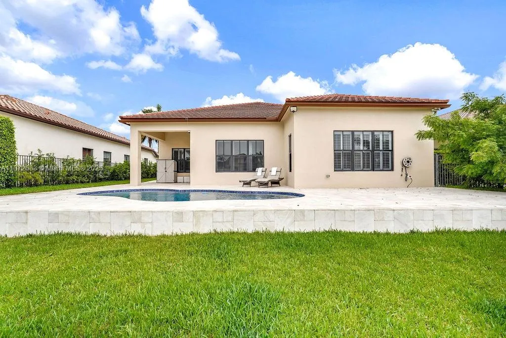 2952 NW 84th Ter