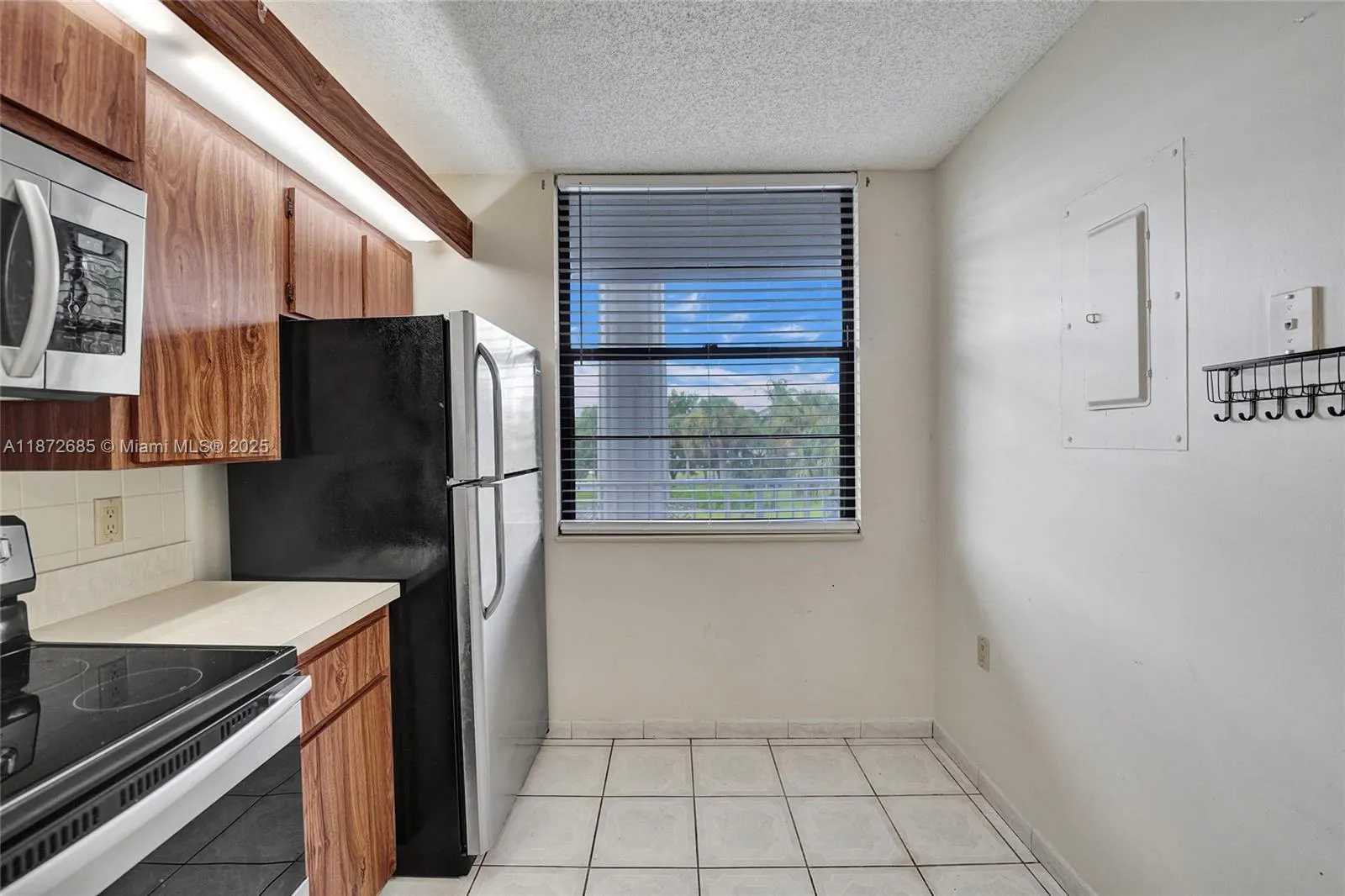 1502 Whitehall Dr, #303