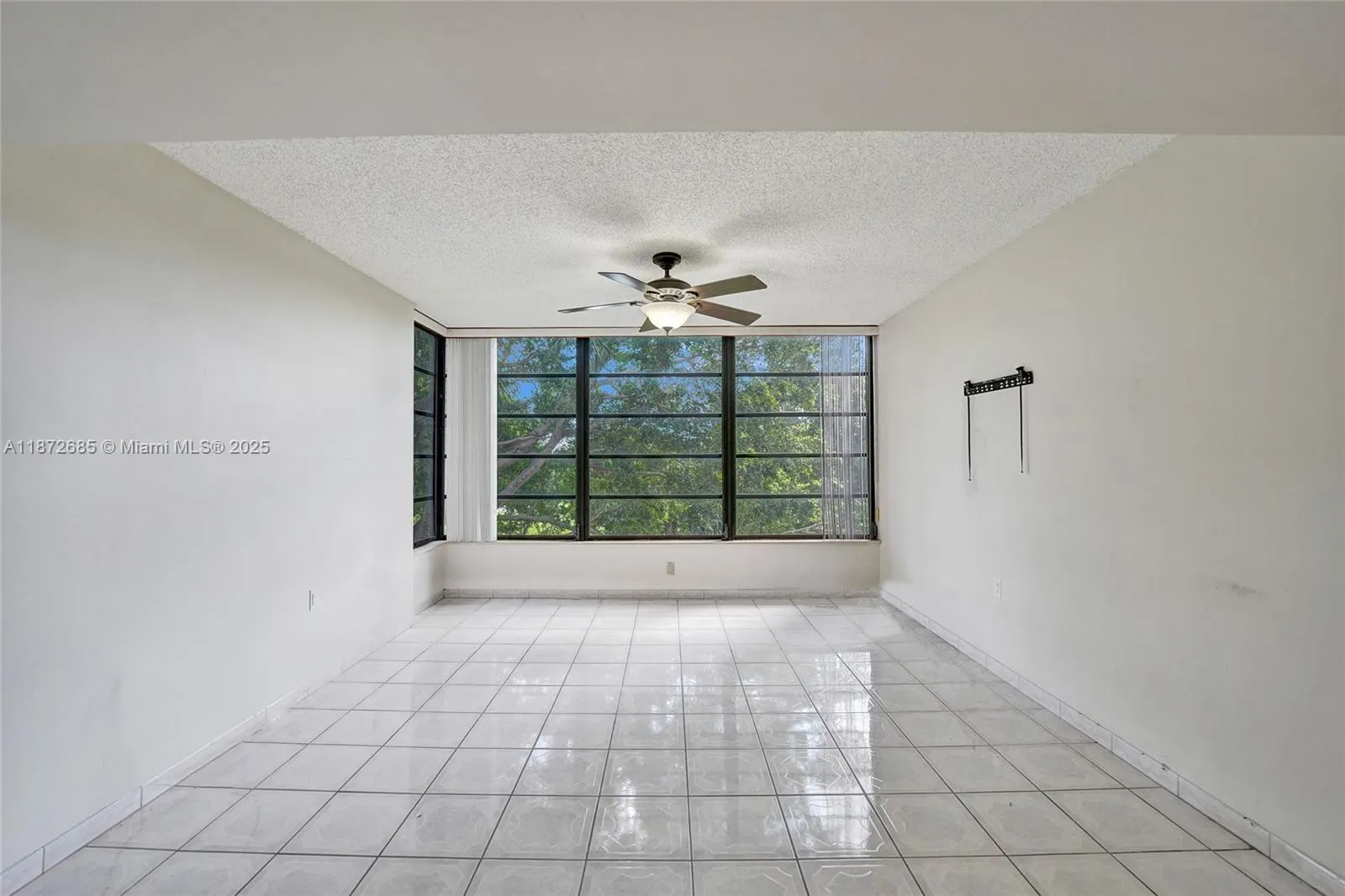 1502 Whitehall Dr, #303