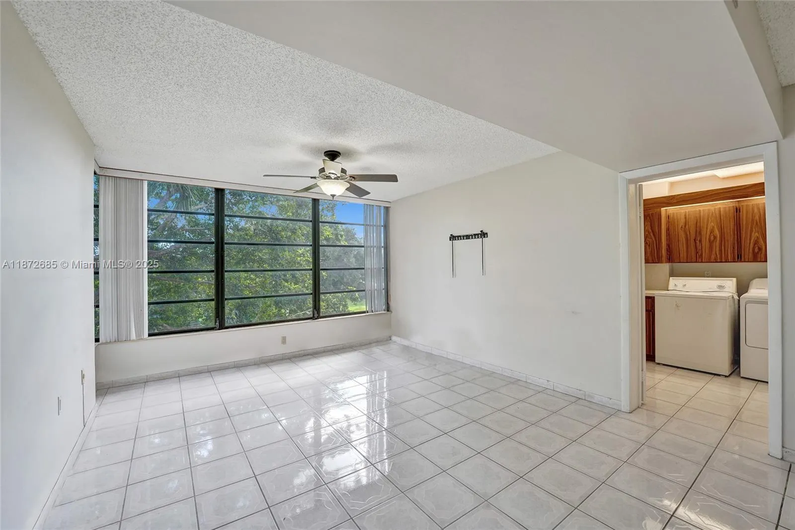 1502 Whitehall Dr, #303