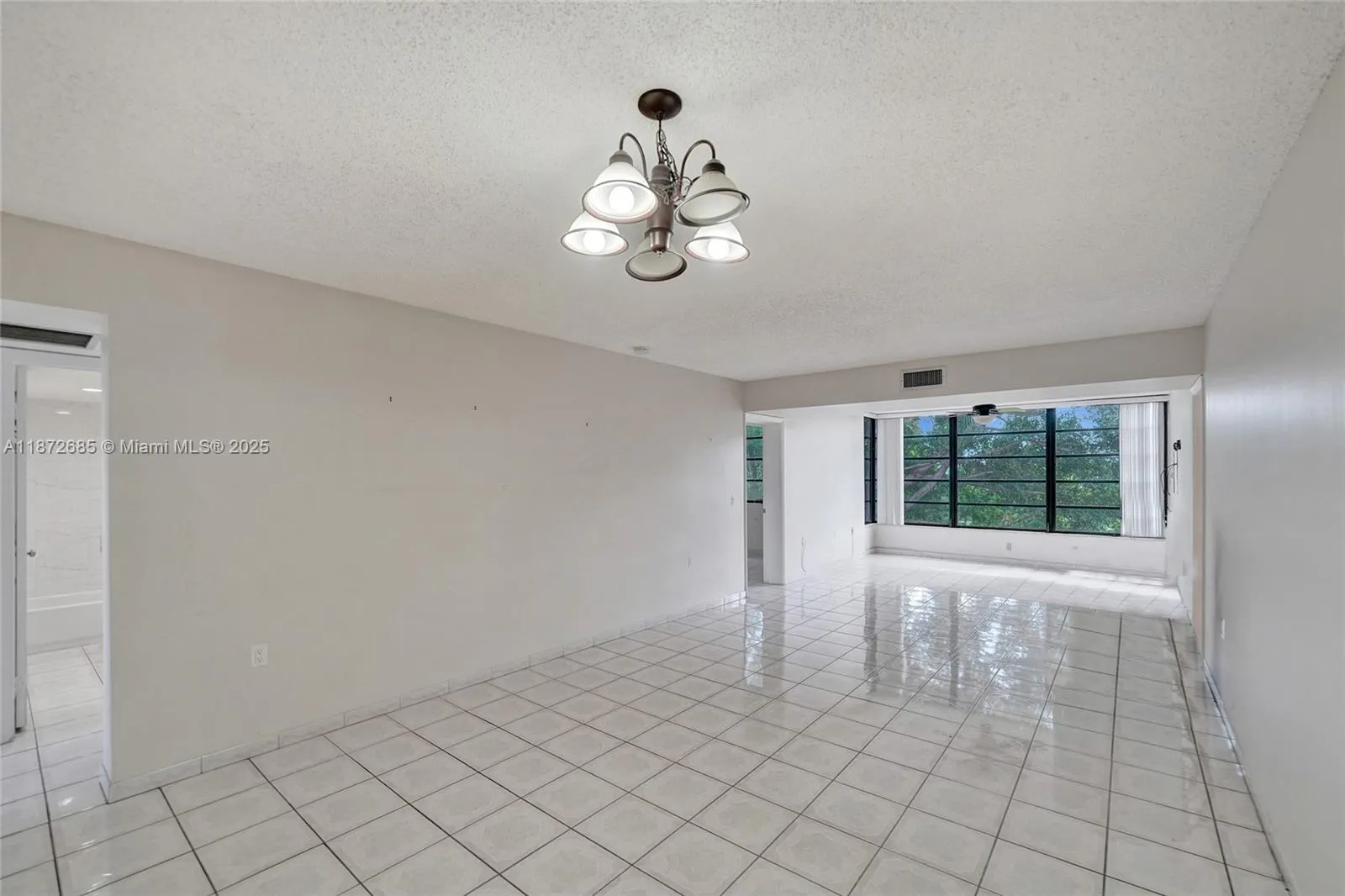 1502 Whitehall Dr, #303