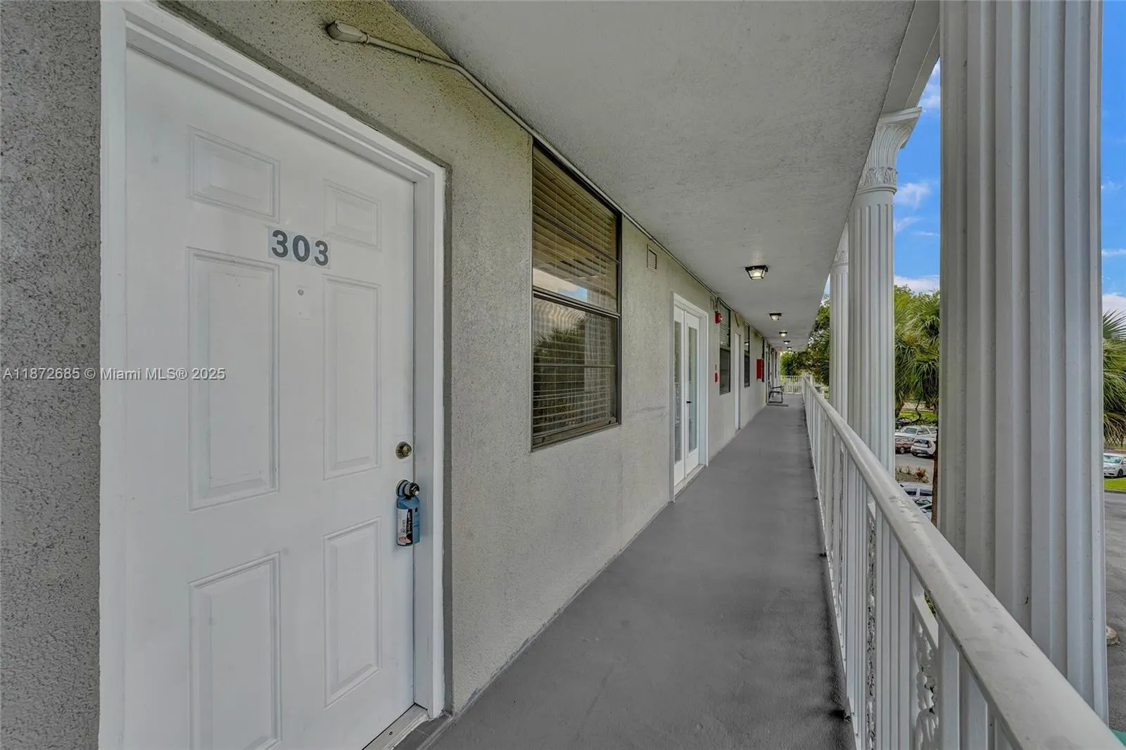 1502 Whitehall Dr, #303