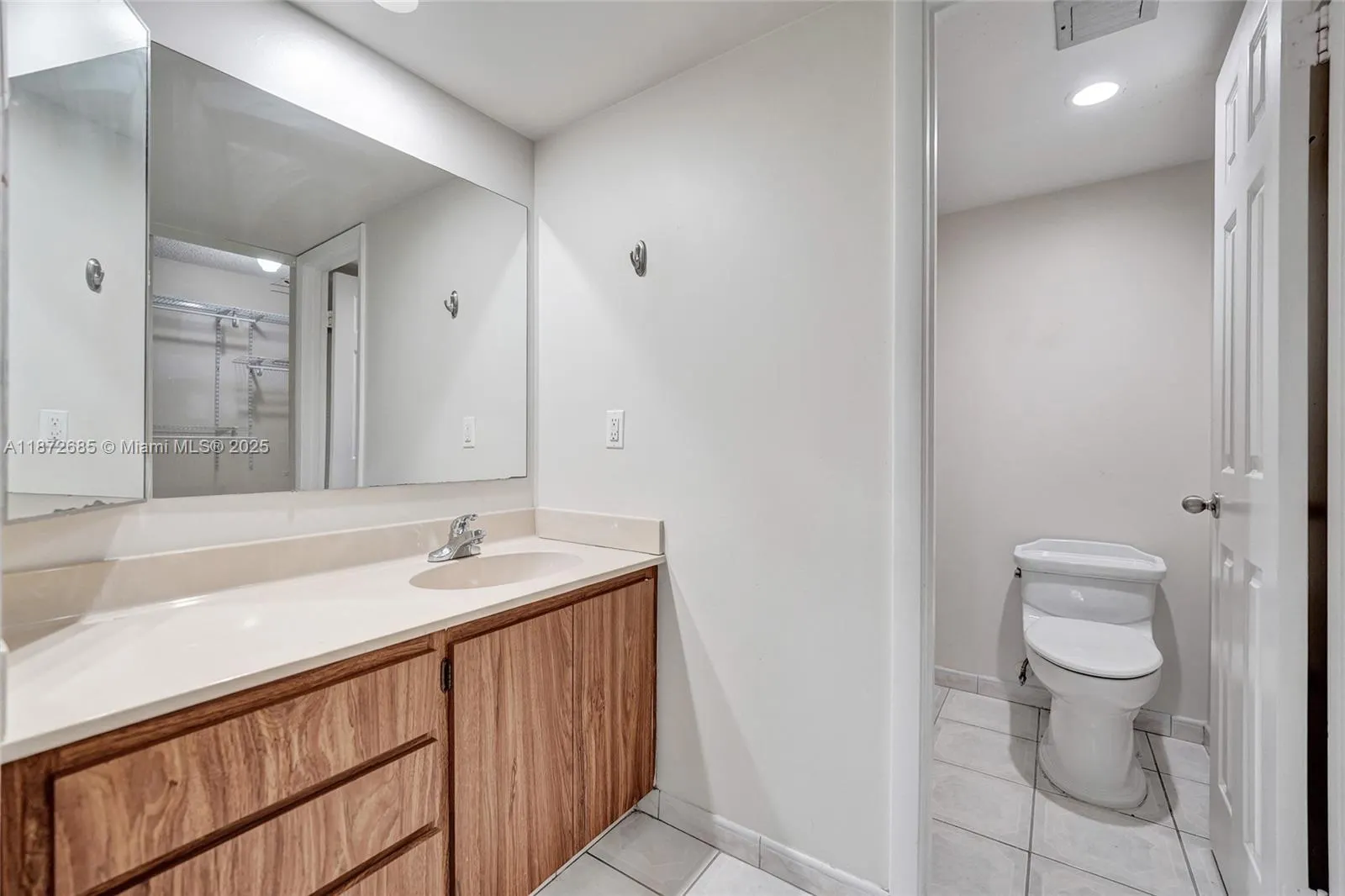 1502 Whitehall Dr, #303