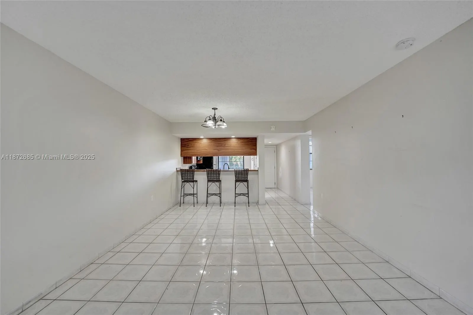 1502 Whitehall Dr, #303