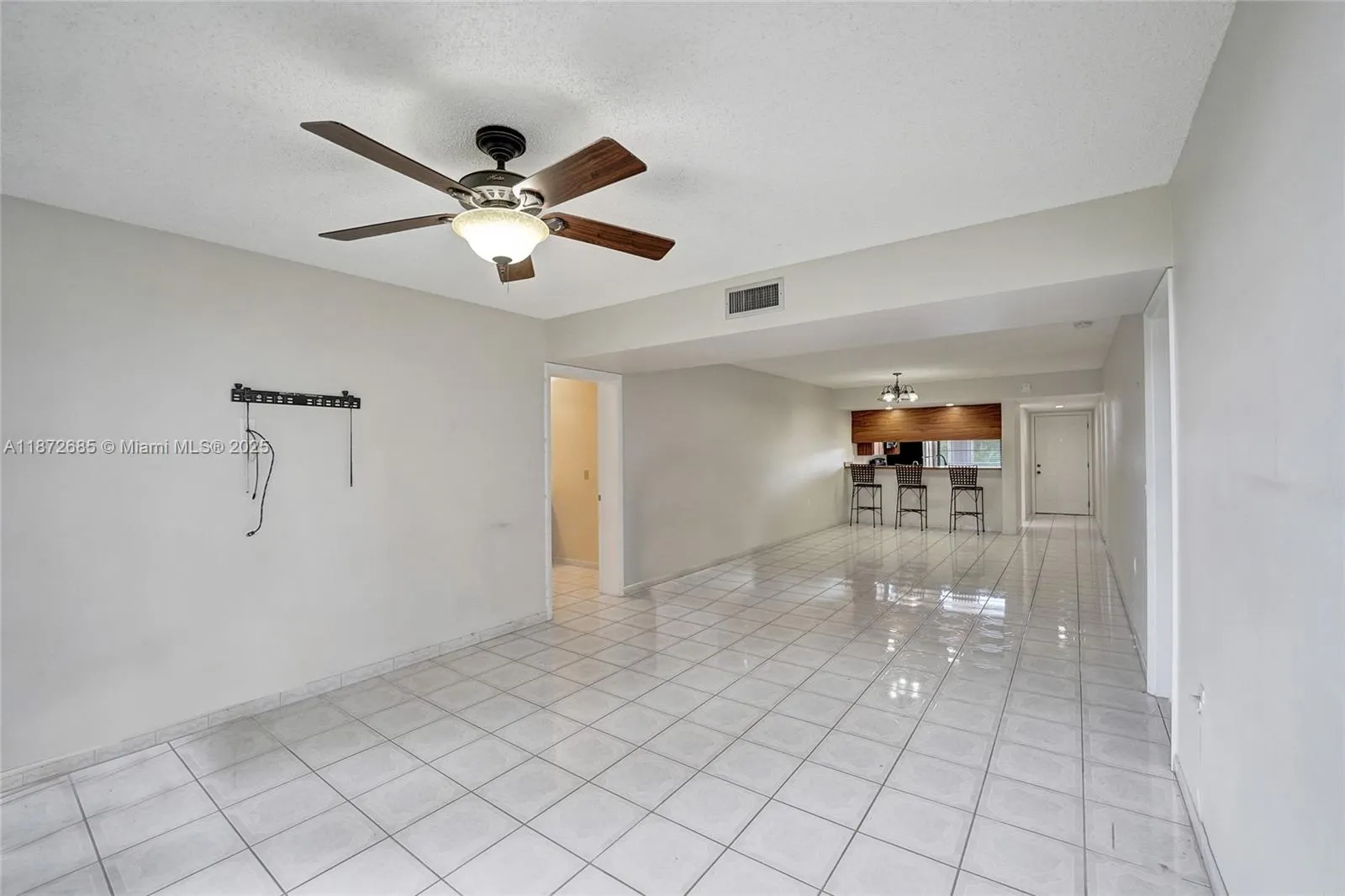 1502 Whitehall Dr, #303