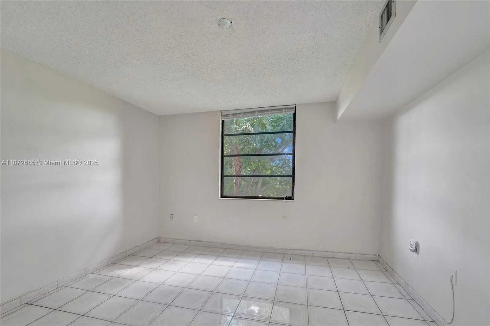 1502 Whitehall Dr, #303