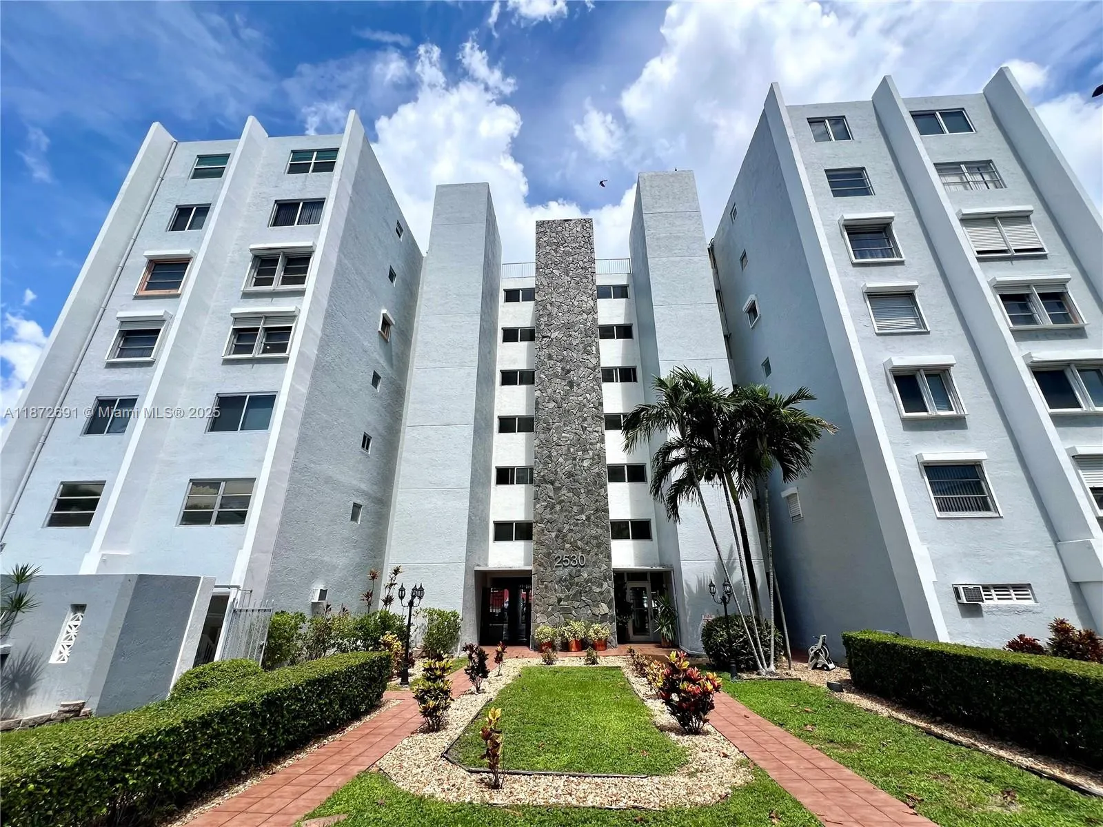 2530 SW 3rd Ave, #104