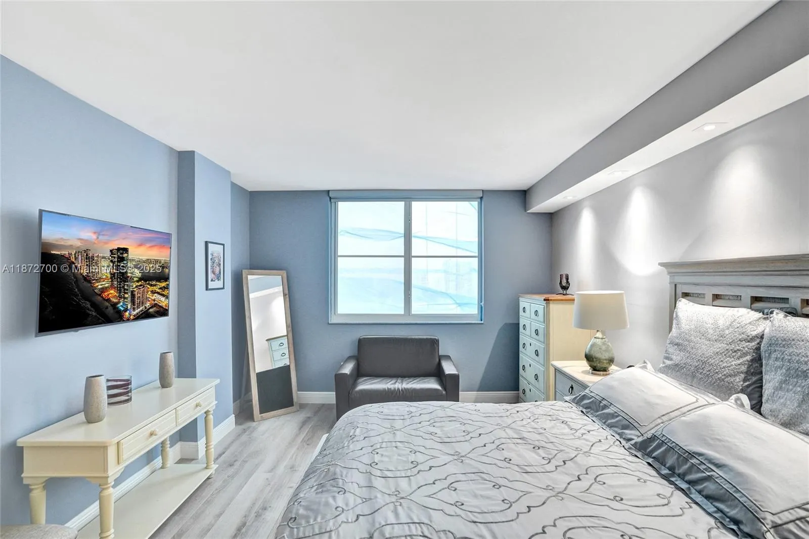 500 Bayview Dr, #1921
