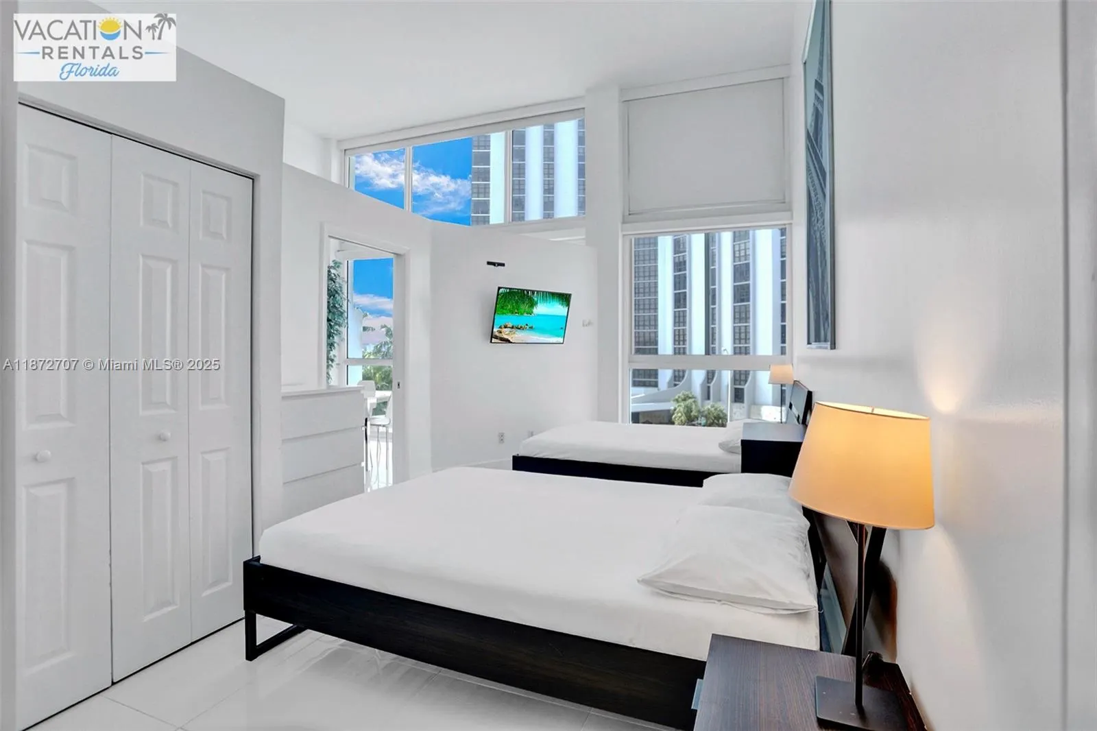 5445 Collins Ave, #BAY-14